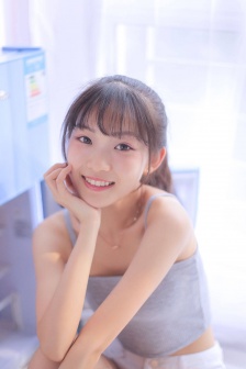 吊起双腿挺入抽插